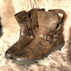 UGG genuine leather boots. Size 11